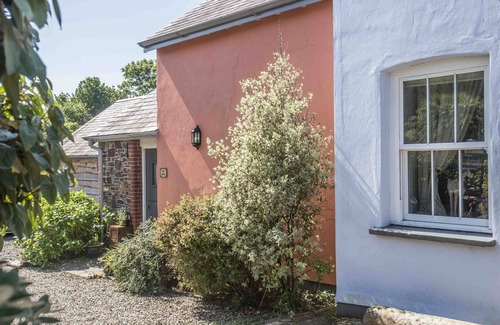 Hartland Cottage | The Dairy, shared hot tub and sauna