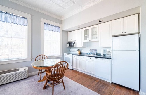 Eastland Apartment | The Dallas Apartment