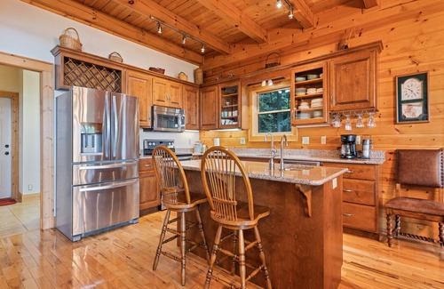Waynesville Cabin | The Dancing Wolfs Lodge