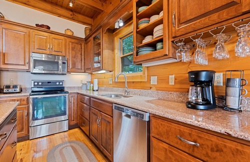 Waynesville Cabin | The Dancing Wolfs Lodge