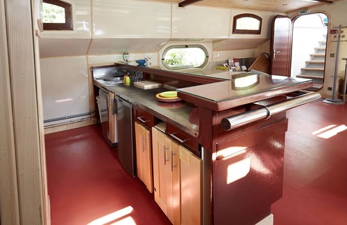 Auvers-sur-Oise Boat Rental | The Daphné’s Barge