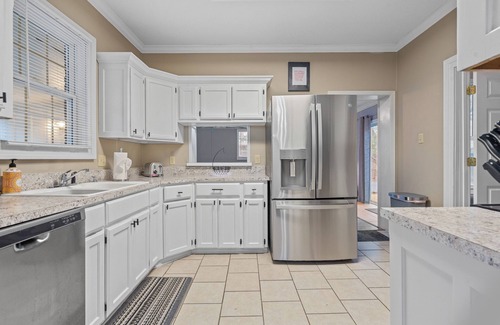 Hot Springs House | The Dawson — Charming & Quiet. Close to Downtown, Hiking and Biking
