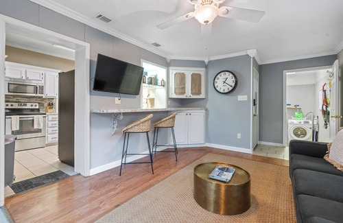Hot Springs House | The Dawson — Charming & Quiet. Close to Downtown, Hiking and Biking