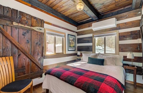 Tollgate Canyon Cabin | The Daydream / Unplug and unwind @ a four-season paradise