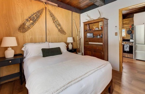 Tollgate Canyon Cabin | The Daydream / Unplug and unwind @ a four-season paradise