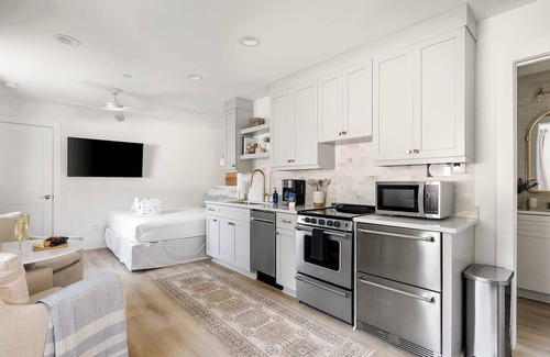 Folly Beach House | The Dellawisp | 1 Block to Beach