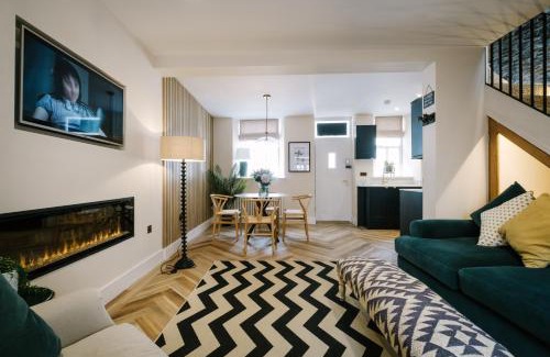 Bowness-on-Windermere House | The Den - The White House Windermere