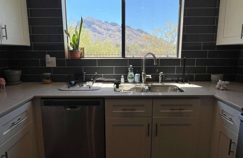 Oro Valley House | The Desert Oasis at #LambertPark: 4BD, Mountain Views, Gym, Pool & Spa, Pool Table, Cotton Bedding