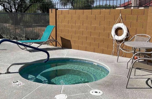 Oro Valley House | The Desert Oasis at #LambertPark: 4BD, Mountain Views, Gym, Pool & Spa, Pool Table, Cotton Bedding