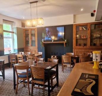 Pontardawe Hotel | The Dillwyn arms