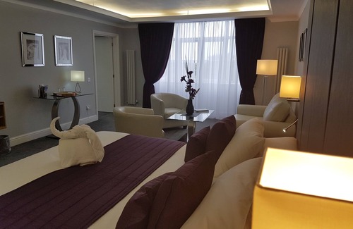 Llanelli Hotel | The Diplomat Hotel and Spa