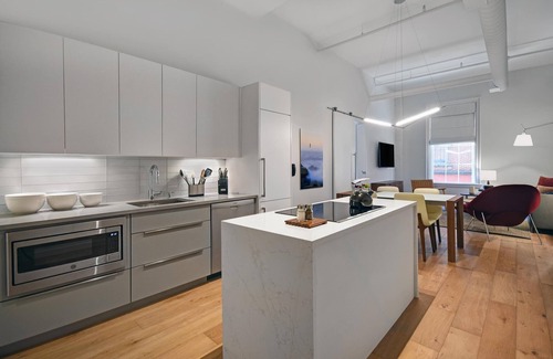 Old Port Hotel | The Docent’s Collection – Thompson Block