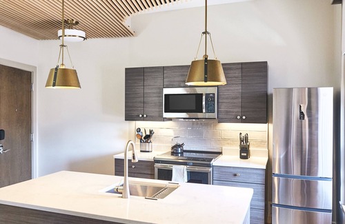 Old Port Hotel | The Docent’s Collection – Thompson Block