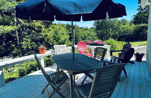 Seal Cove Cottage | The Doll House at Summer Winds with AC and WiFi in Seal Cove