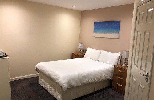 Kilmarnock Hotel | The Douglas Hotel