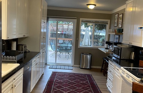 Downtown Portland House | The Downtowner - Walking distance to Downtown Portland!
