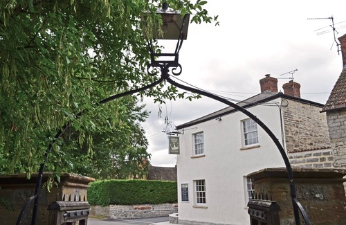 Curry Rivel Hotel | The Drayton Crown