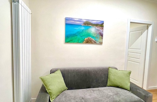 Savona Apartment | The Dream Apartment Green, Savona with AC, WiFi