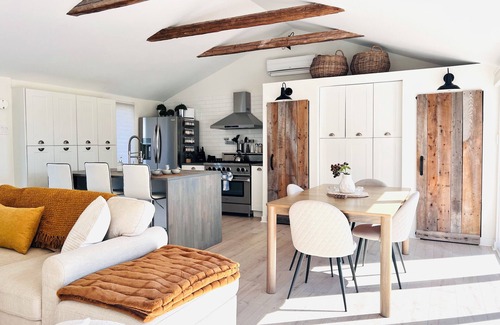 The Bluff Cottage | ✨ “The Dream” – Waterfront Cottage w/Hot Tub & Sunset Views - near Parlee Beach