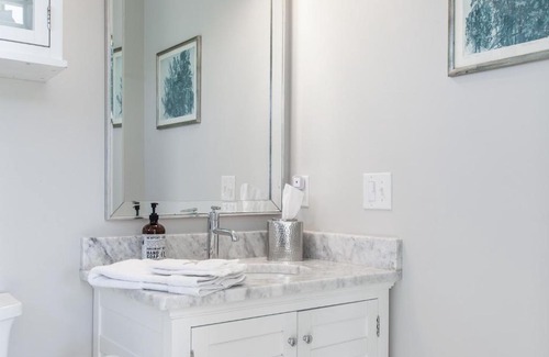 Caswell Beach House | The Driftwood by Oak Island Accommodations