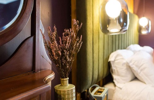 Askrigg Apartment | The Drovers Suite at Skeldale House
