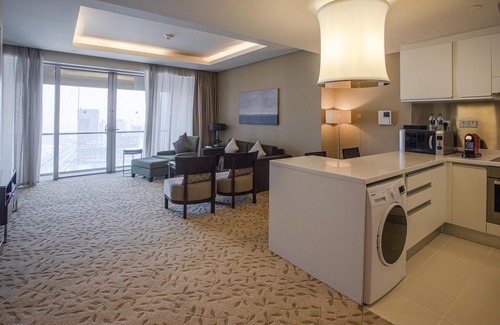 Downtown Dubai Apartment | The Dubai Mall Luxury 1B Balcony Kempinski side