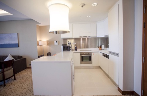 Downtown Dubai Apartment | The Dubai Mall Luxury 1B Balcony Kempinski side