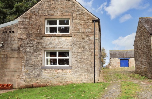 Wing Cottage | THE DUCK HOUSE, pet friendly, with open fire in Brampton, Cumbria