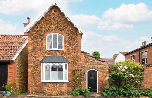 Snettisham House | The Dutch House