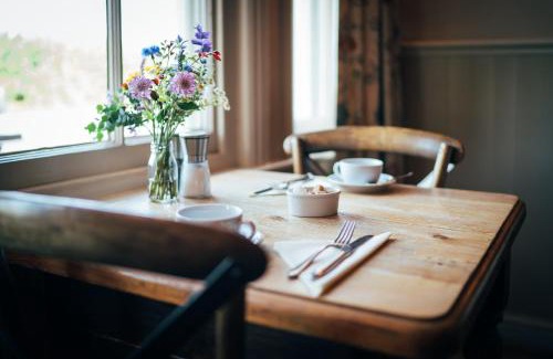 New Forest District House | The East End Arms