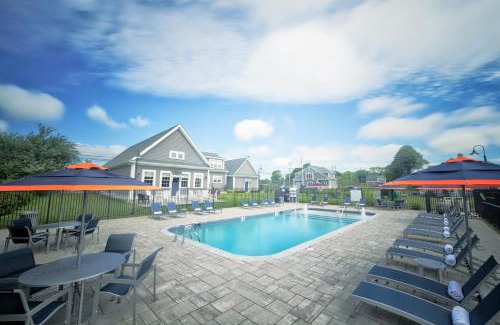 Middletown Resort | The East Island Reserve Hotel