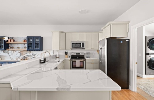Colchester House | The Eastside ~ Modern Coastal Getaway w/Pool, Private Beach, Sauna and Dock