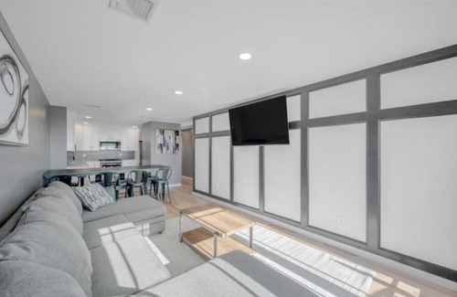 Long Beach House | The Eden - Beachfront