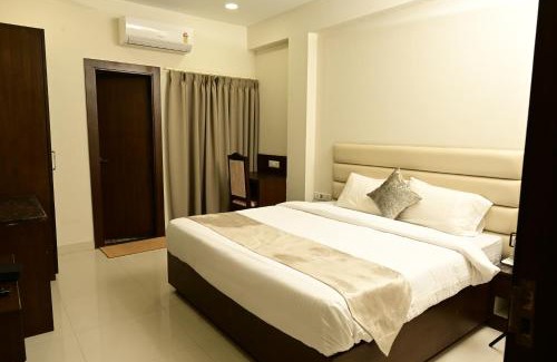South Tukoganj Hotel | The Eden