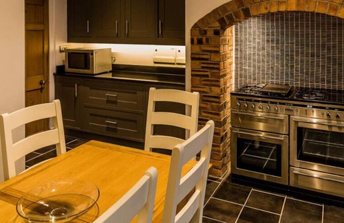 New Town Apartment | The EDLETS Collection - Frederick Street Apartment