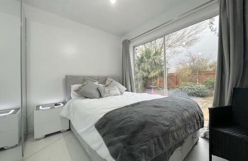Chatteris Bed & Breakfast | The Elegance