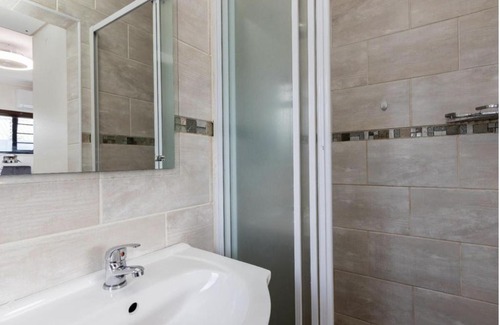 Gordons Bay Central House | The Elephant Cottage