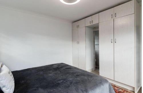 Gordons Bay Central House | The Elephant Cottage