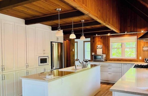 Stratford Ski Chalet | The Elgin Inn directly on the lake with dock-SPA