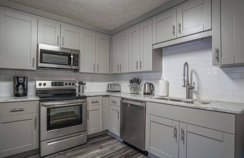 Conyers House | The Elite Boutique Haven Townhouse