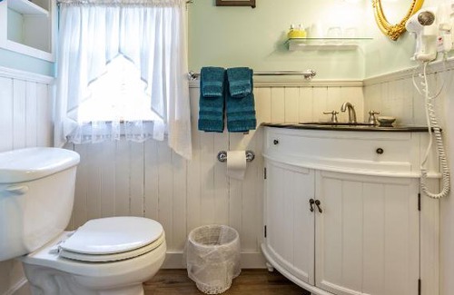 Bar Harbor Bed & Breakfast | The Elmhurst Inn