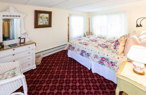 Bar Harbor Bed & Breakfast | The Elmhurst Inn