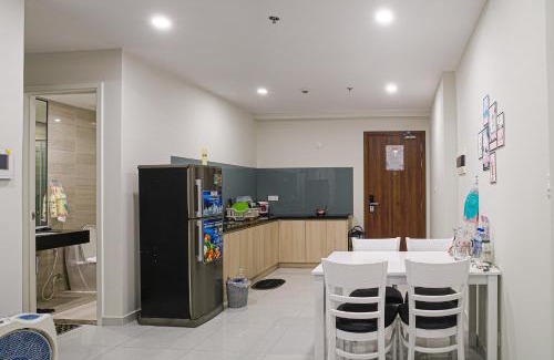 Thuan An Apartment | The Emerald Golf View Apartment - Smell House by Phuoc Nguyen