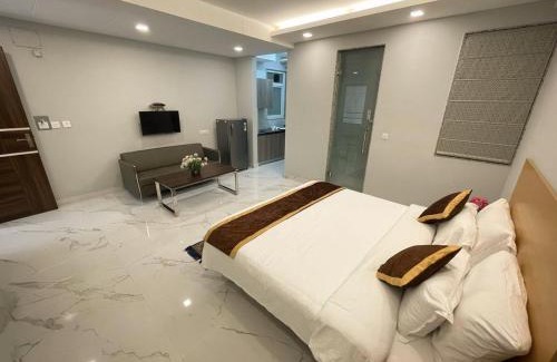 Gurugram House | The Empire Corporate Villa Hotel Sector 29 near Fortis and Max Hospitals,Huda City Metros Station