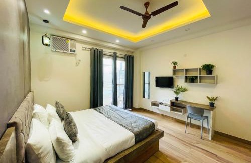 Sushant Lok Hotel | The Empire Stays , Golf Course Road