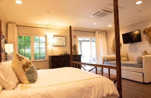 Old Naples Hotel | The Escalante