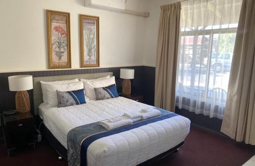 Lakes Entrance Hotel | The Esplanade Motel