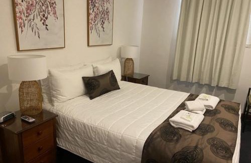 Lakes Entrance Hotel | The Esplanade Motel