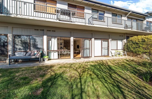 Jindabyne Apartment | The Essentials - Centrally located cozy Jindabyne retreat