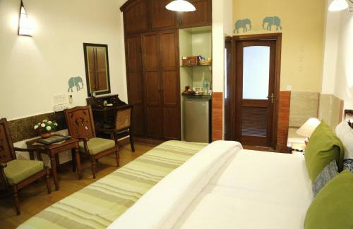 New Delhi Bed & Breakfast | The Estate Villa